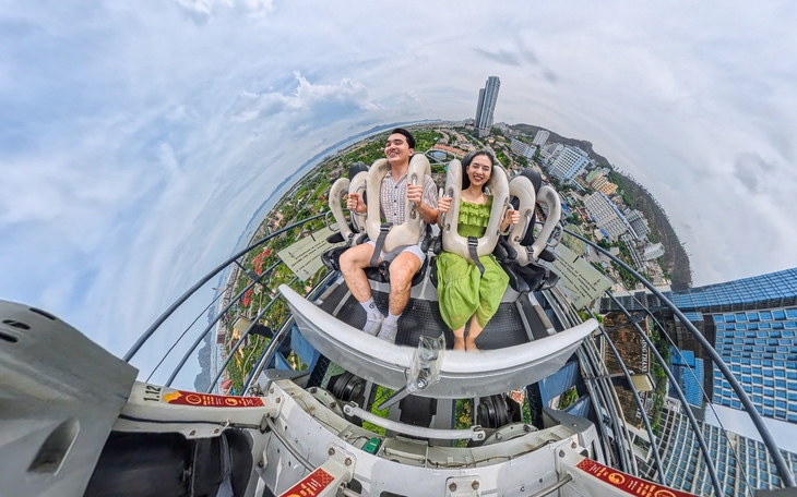 Sun World Ha Long hút khách ngày đầu kỳ nghỉ lễ 30-4 - Ảnh 8.