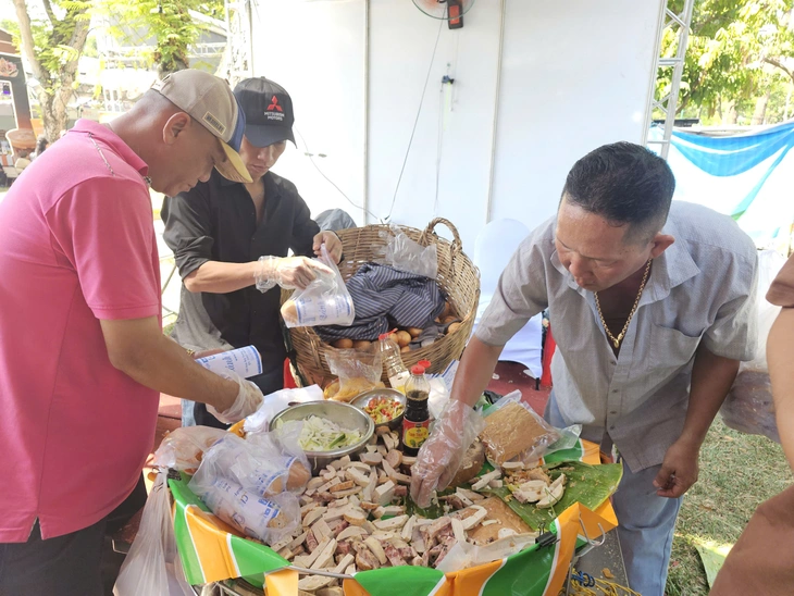 bánh mì - Ảnh 10.