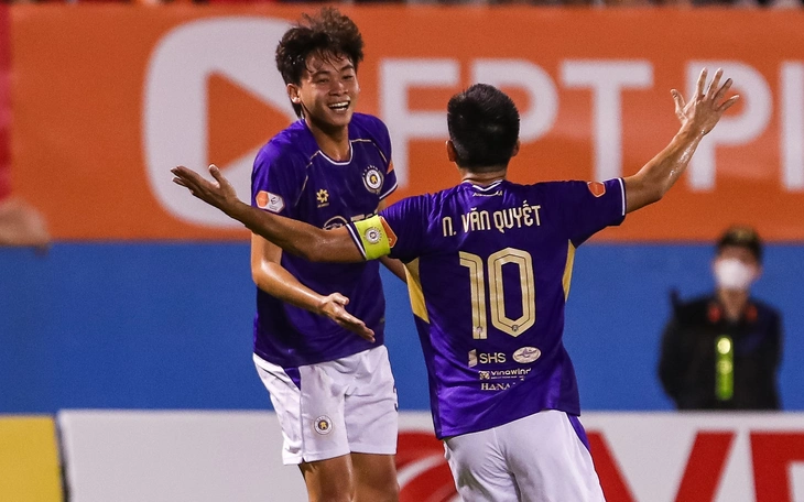 HLV Harry Kewell: 'Ninh Bình gần như không thể ngăn cản CLB Hà Nội' - Ảnh 2.