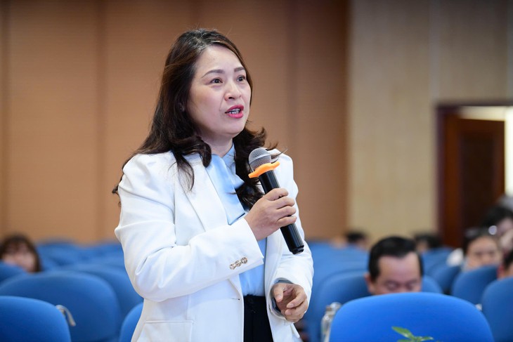 Bảo hiểm y tế đang ‘gánh’ điều trị, thiếu đầu tư cho dự phòng - Ảnh 2.