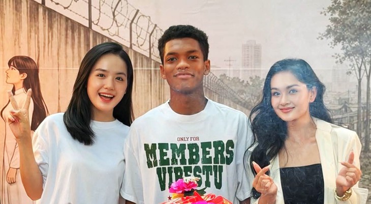 Phía bên kia bức tường - Ảnh 2.