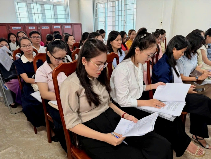 viên chức - Ảnh 2.