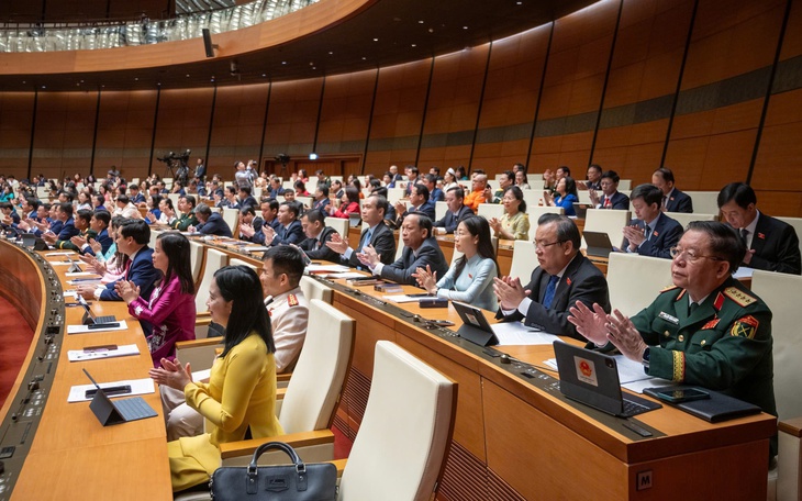 Chủ tịch Quốc hội: Kỳ họp đầu tiên, Quốc hội đã bầu, phê chuẩn 39 nhân sự cấp cao - Ảnh 4.