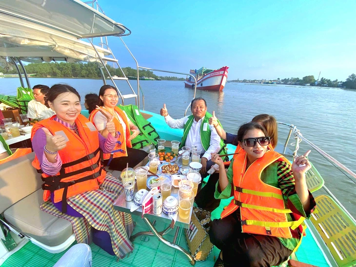 Lễ 30-4, các khu du lịch tại Cần Thơ tung khuyến mại, giảm giá hấp dẫn - Ảnh 2.
