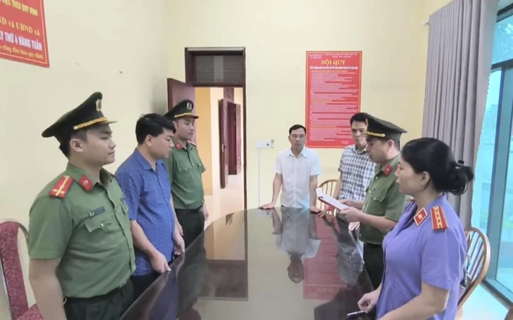 Bắt người đưa 7 sinh viên vào học đại học không qua thi tuyển rồi cấp giấy chứng nhận tốt nghiệp giả - Ảnh 3.