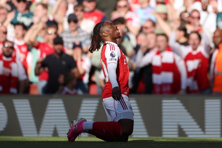 Arsenal trở lại ngôi đầu bảng trong ngày Man City không đá  - Ảnh 2.