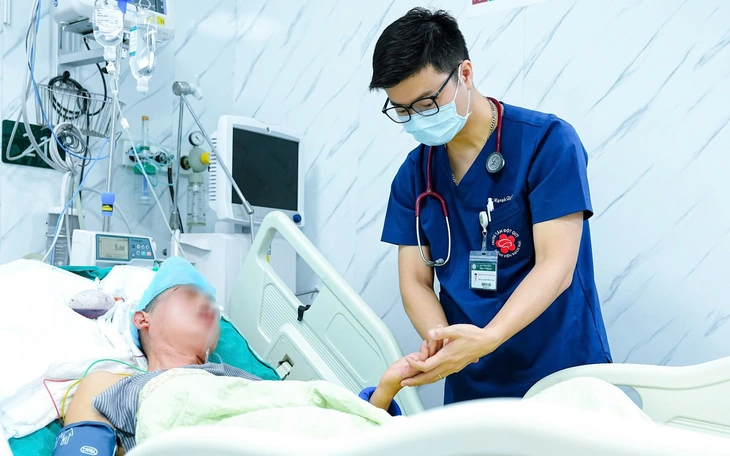 Kích thích não không xâm lấn, giúp ‘đánh thức’ não bộ sau đột quỵ - Ảnh 2.