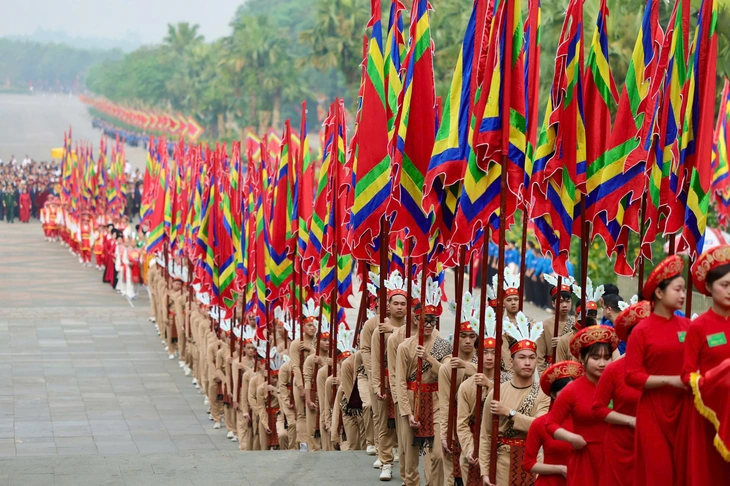 Tổng Bí thư, Chủ tịch nước Tô Lâm dâng hương giỗ Tổ Hùng Vương - Ảnh 4.