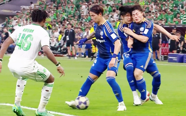 Sếp trọng tài Ý bị điều tra sau khi ‘đập cửa phòng VAR’ đòi phạt đền - Ảnh 3.