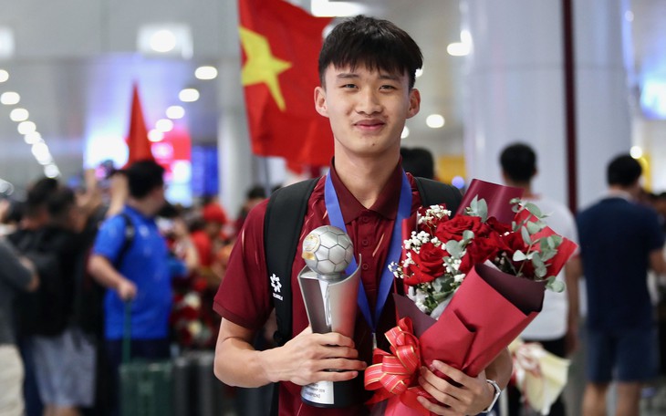 U17 Việt Nam tập xuyên lễ, hướng đến tấm vé U17 World Cup - Ảnh 2.