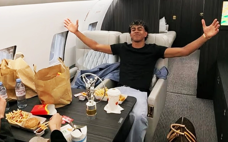 Sếp trọng tài Ý bị điều tra sau khi ‘đập cửa phòng VAR’ đòi phạt đền - Ảnh 4.