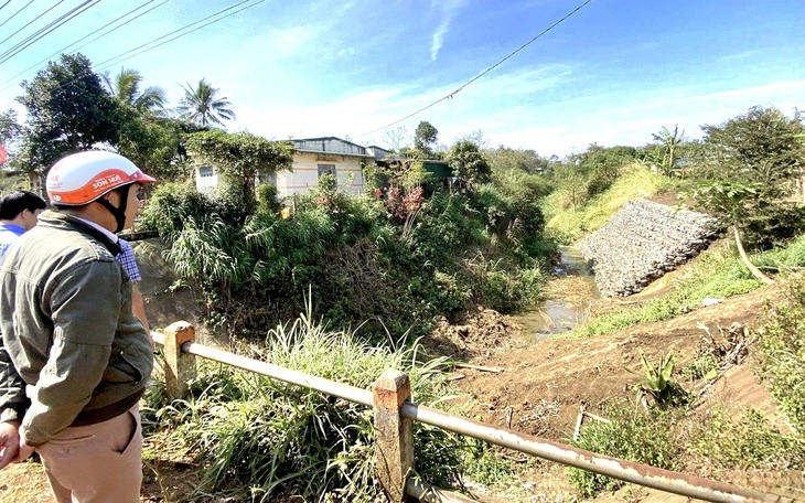 Bạn đọc đề nghị truy trách nhiệm người cố xây kênh 15 tỉ rồi... bỏ hoang - Ảnh 4.