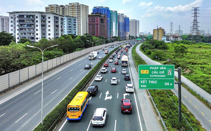 TP.HCM: Người dân trở lại sau kỳ Giỗ Tổ, cửa ngõ phía Tây thông thoáng - Ảnh 5.