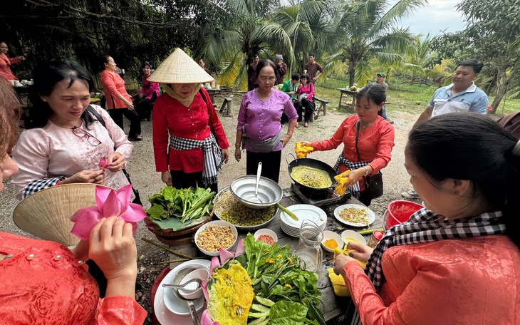 Đón đoàn khách quốc tế gần 1.000 người, du lịch Đồng Tháp tăng tốc hút khách Đông Nam Á - Ảnh 2.