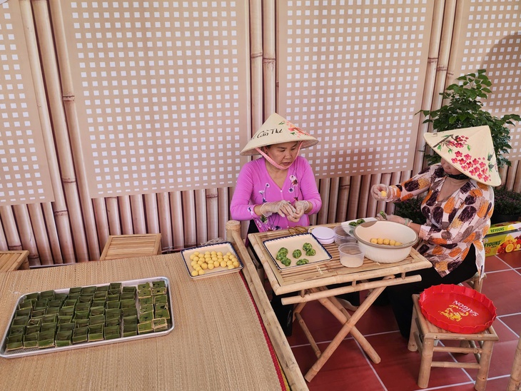 Đã mắt với hàng trăm loại bánh dân gian ở Cần Thơ, Cà Mau - Ảnh 8.