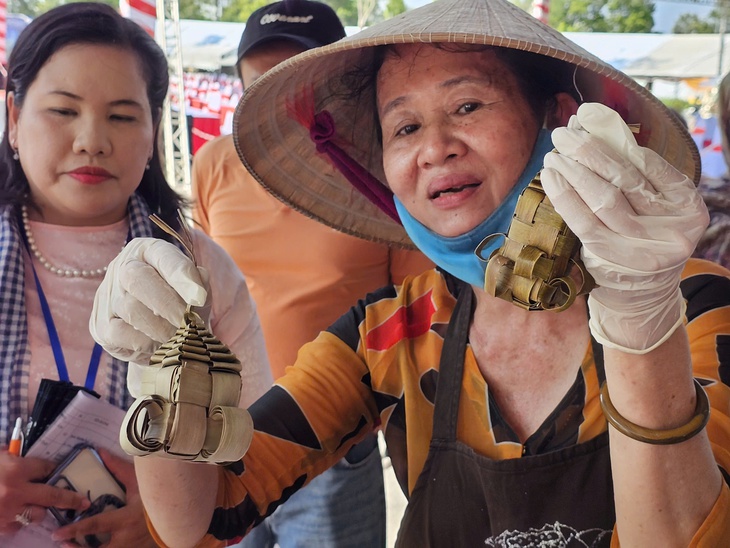 Đã mắt với hàng trăm loại bánh dân gian ở Cần Thơ, Cà Mau - Ảnh 9.