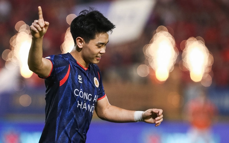 Tuyển thủ Lào sang Việt Nam, được Đình Bắc mời ăn tối - Ảnh 3.