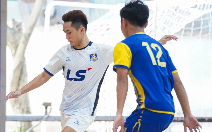 Hồ Văn Ý đưa futsal Chánh Hưng vào chung kết ĐH TDTT TP.HCM - Ảnh 3.