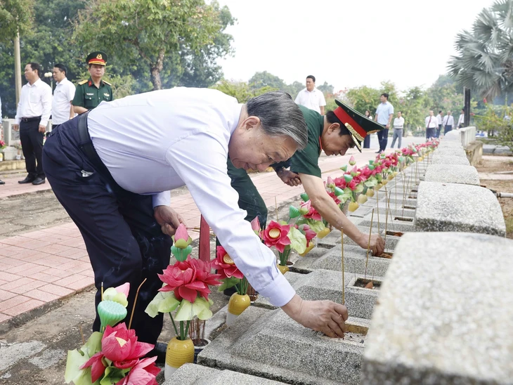 Tổng Bí thư, Chủ tịch nước Tô Lâm dâng hương tưởng niệm các Anh hùng liệt sĩ tại Tây Ninh - Ảnh 3.