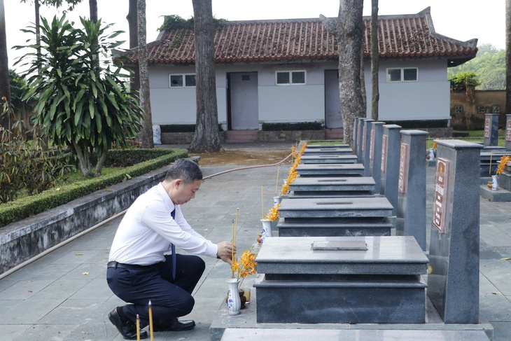 dâng hương - Ảnh 20.