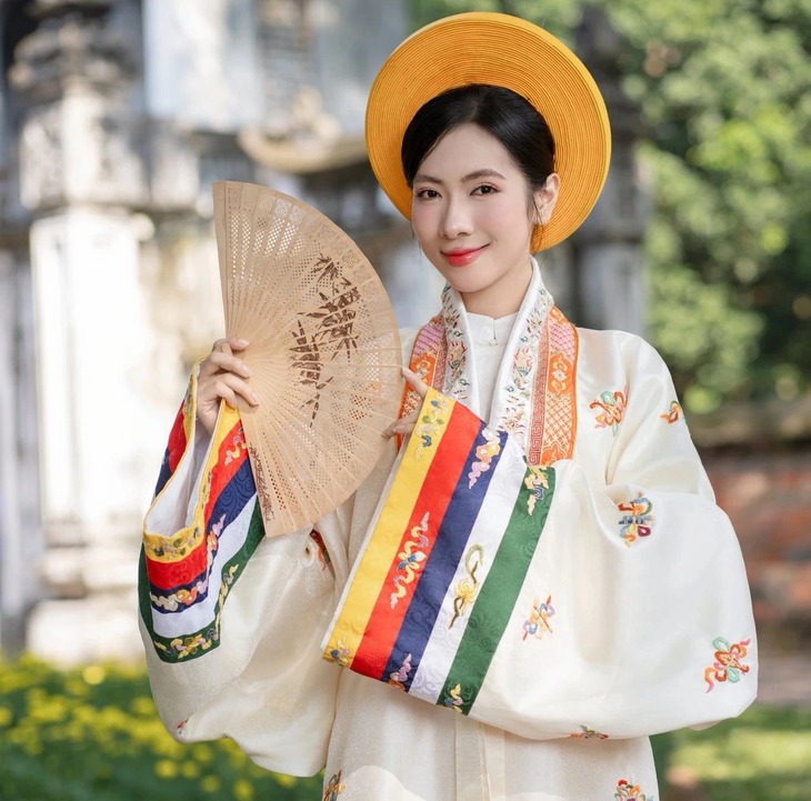 Danh tính cô gái 'thổi bay' Unstoppable bản gốc ra chuồng gà tại lễ tốt nghiệp - Ảnh 1.