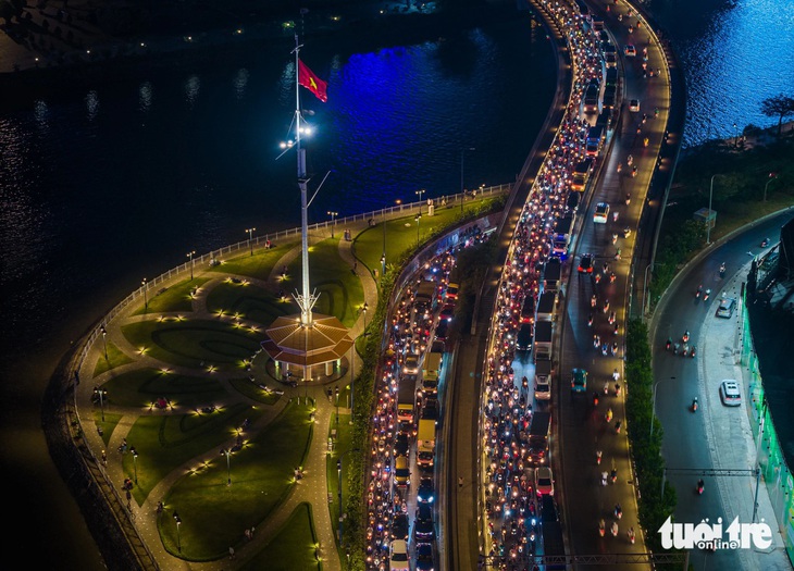 Cấm xe nhiều đường trung tâm TP.HCM tối 30-4 - Ảnh 2.