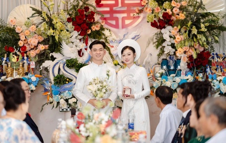 'Cô dâu 35 tỉ' đang gây bão trên mạng là ai? - Ảnh 2.