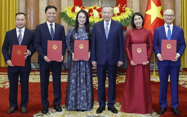 Tổng Bí thư, Chủ tịch nước Tô Lâm dự lễ thượng cờ thiêng liên tại di tích Hiền Lương - Ảnh 6.