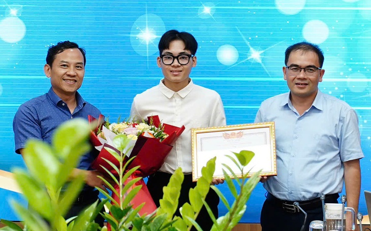 Ông Biên trả lại tài sản 75 triệu đồng và máy tính xách tay , từ chối nhận hậu tạ - Ảnh 2.