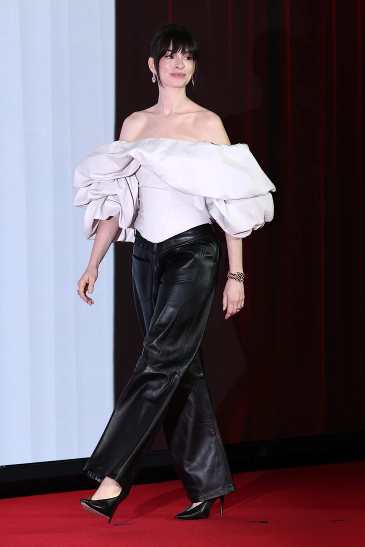 Anne Hathaway - Ảnh 5.