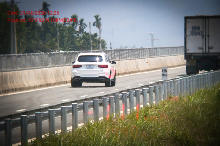 quá tốc độ - Ảnh 2.