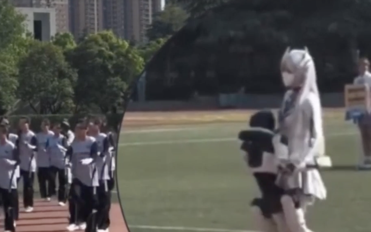 'Bà cô túi Gucci' gây náo loạn máy bay dằn mặt dân mạng - Ảnh 4.