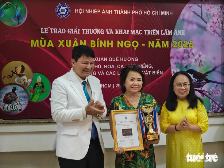 Ảnh pháo hoa góc lạ giúp Hoàng Bích Nhung đoạt giải nhất - Ảnh 3.