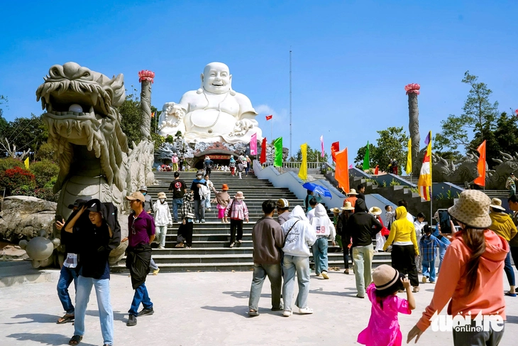 Hàng loạt sai phạm tại Ban quản lý khu du lịch quốc gia Núi Sam và Núi Cấm - Ảnh 2.