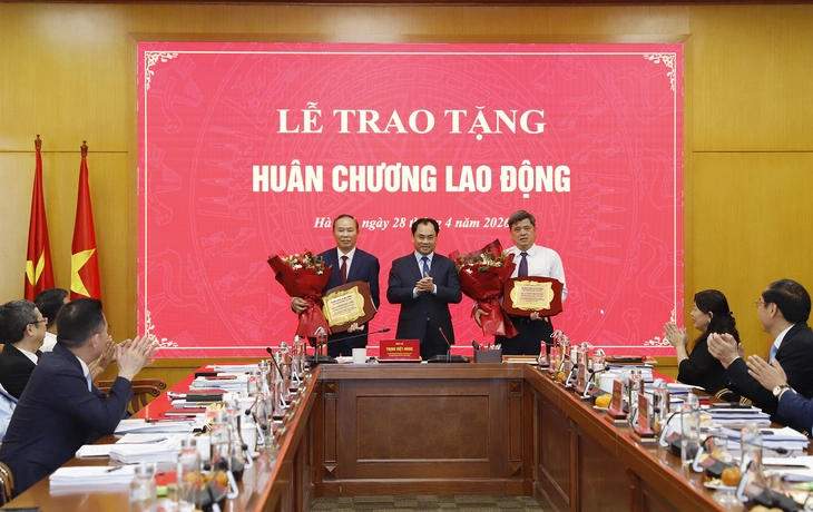 Hai thứ trưởng Bộ Nông nghiệp và Môi trường nghỉ hưu từ 1-5 - Ảnh 2.