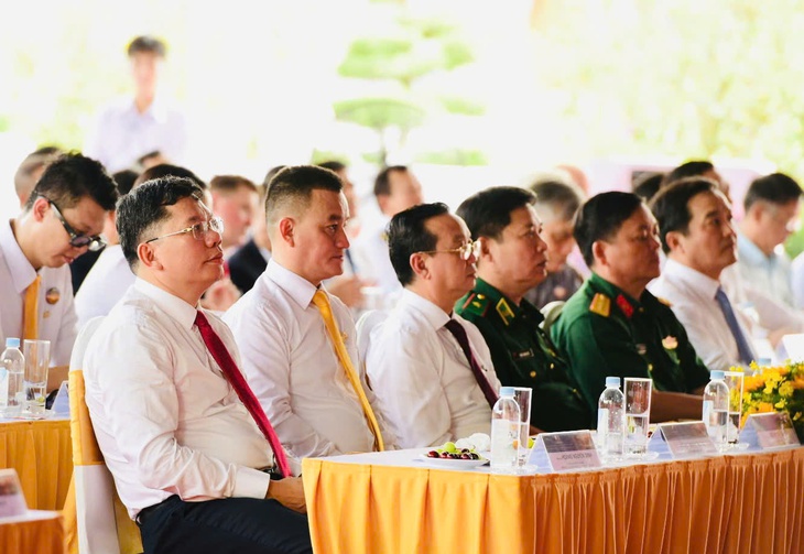 TP.HCM khởi công 4 dự án lớn, trao quyết định đầu tư siêu cảng Cần Giờ - Ảnh 10.