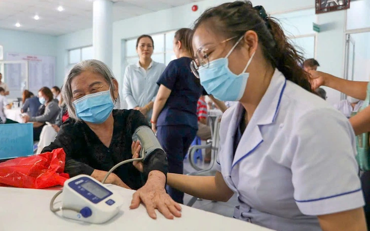 Những ai tại TP.HCM được hỗ trợ miễn phí thẻ BHYT?  - Ảnh 2.