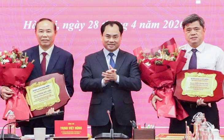 Thủ tướng: Số hóa, làm sạch dữ liệu đất đai, thiết lập cơ chế xử lý đất bỏ hoang - Ảnh 2.