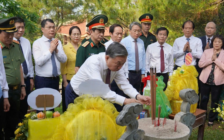Tổng Bí thư, Chủ tịch nước Tô Lâm thả chim bồ câu hòa bình tại di tích Hiền Lương - Ảnh 5.