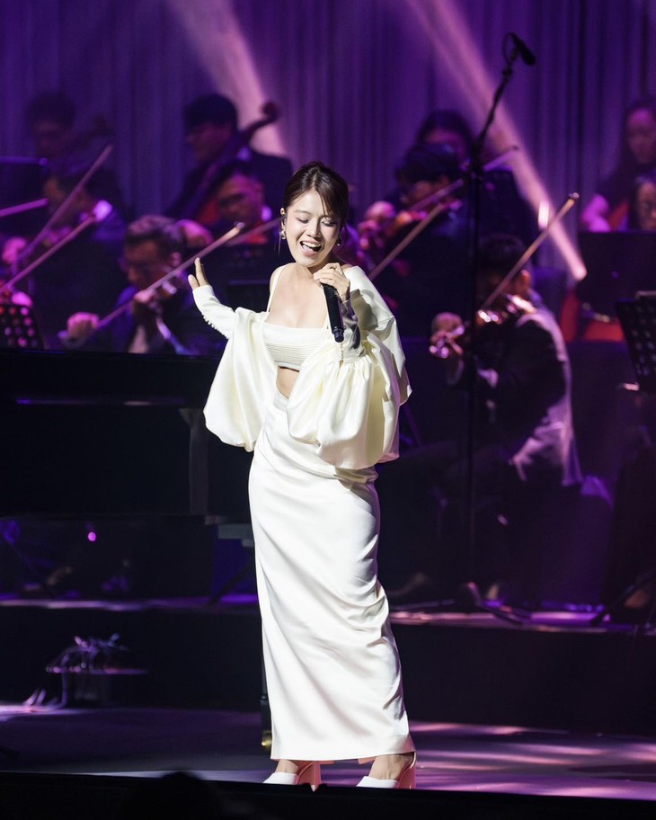 Hoàng Yến Chibi từng 'treo mic' 1 năm vì bị chê giọng trẻ con  - Ảnh 2.