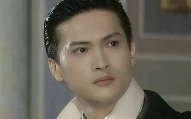 Bác sĩ thẩm mỹ giải mã nhan sắc 'tướng quân kem nền' Trương Lăng Hách  - Ảnh 6.