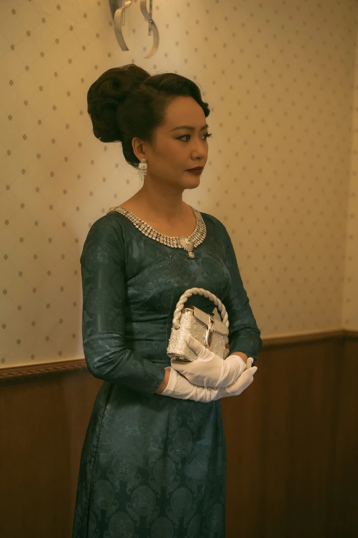 Thanh Hằng bị 'hành' lên bờ xuống ruộng trong 'Mesdames Thanh Sắc' - Ảnh 3.