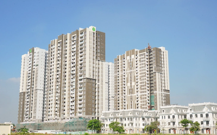 VN-Index vẫn 'đỏ lửa', một cổ phiếu chứng khoán bứt phá 9 phiên liên tiếp - Ảnh 2.