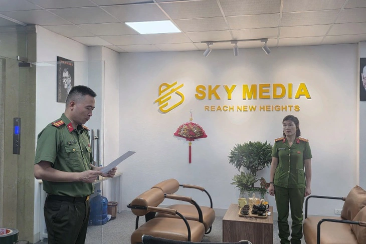 Bắt nhóm lừa đảo điện thoại đa cấp Sky Media - Ảnh 2.
