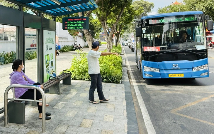 Xe buýt miễn phí: đầu tư cho tương lai - Ảnh 1.