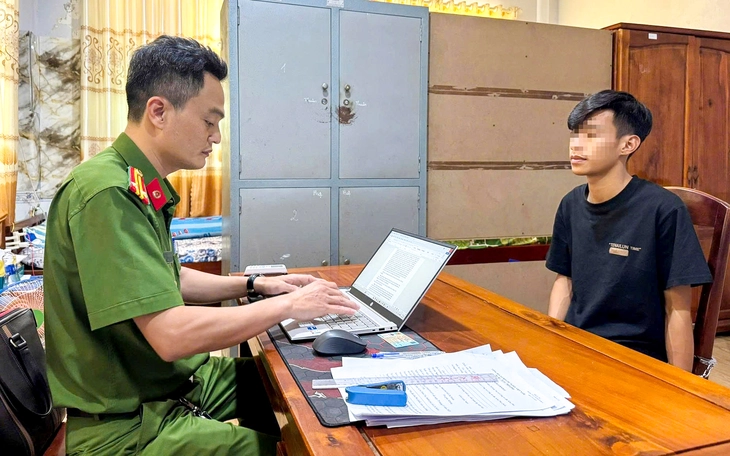 Công an TP.HCM bắt nhanh tên cướp tiệm vàng ở xã Phú Hòa Đông - Ảnh 2.