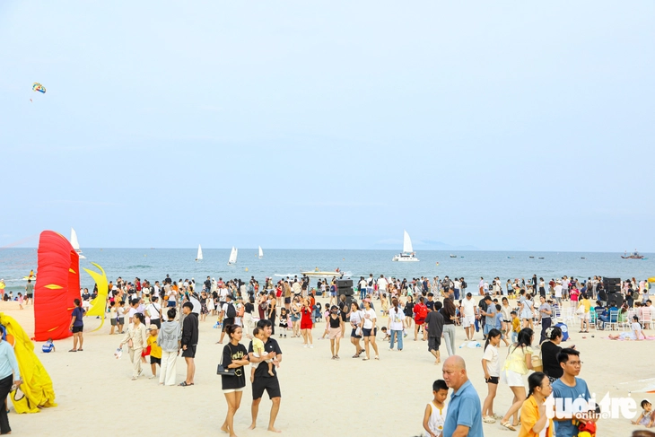 Đà Nẵng nâng cao chất lượng cứu hộ biển trong mùa cao điểm du lịch - Ảnh 4.