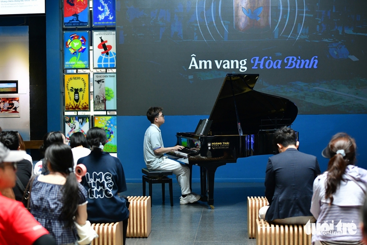 30-4 đến Bảo tàng Chứng tích chiến tranh để hiểu hơn giá trị của hoà bình - Ảnh 3.