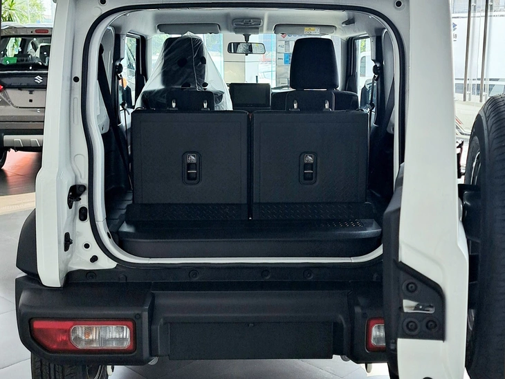 Suzuki Jimny - Ảnh 10.