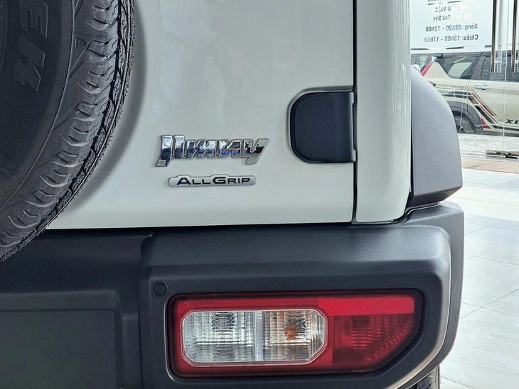 Suzuki Jimny - Ảnh 5.
